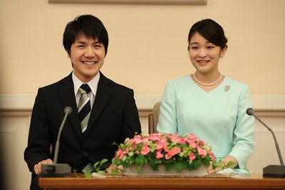 結婚問題についておふたりで会見する“ウルトラC”も？（'17年9月）