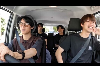 YouTubeのドライブロケに参加した左から向井康二、ラウール、目黒蓮、深澤辰哉（SnowMan公式YouTubeチャンネルより）