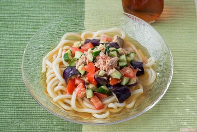 “家計にやさしい”最強食材「冷凍うどん」で満足度アップ！料理家が教える「夏の冷＆温」3レシピ