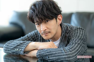 津田健次郎「鬱屈していた」高校時代、大人気イケボ声優が語る“人生のターニングポイント”