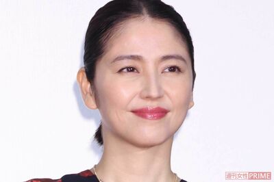長澤まさみ、肩出し＆シースルーの大胆衣装が「熟女感出てきた」話題　37歳のポジティブな「年の取り方」