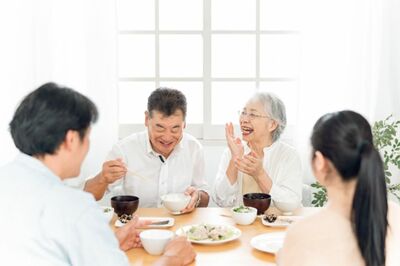 “シニアシェアハウス”の実態とは…節約の点で注目も、共同生活でのいざこざ多発で「終の棲家にはムリ」