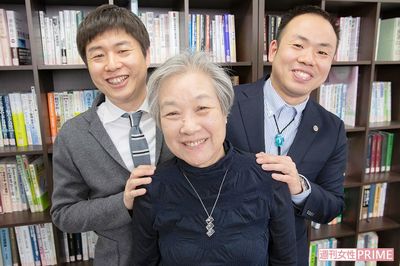 息子の同性愛は「治る」と信じていた母が受け入れた、「夫夫」の幸せ
