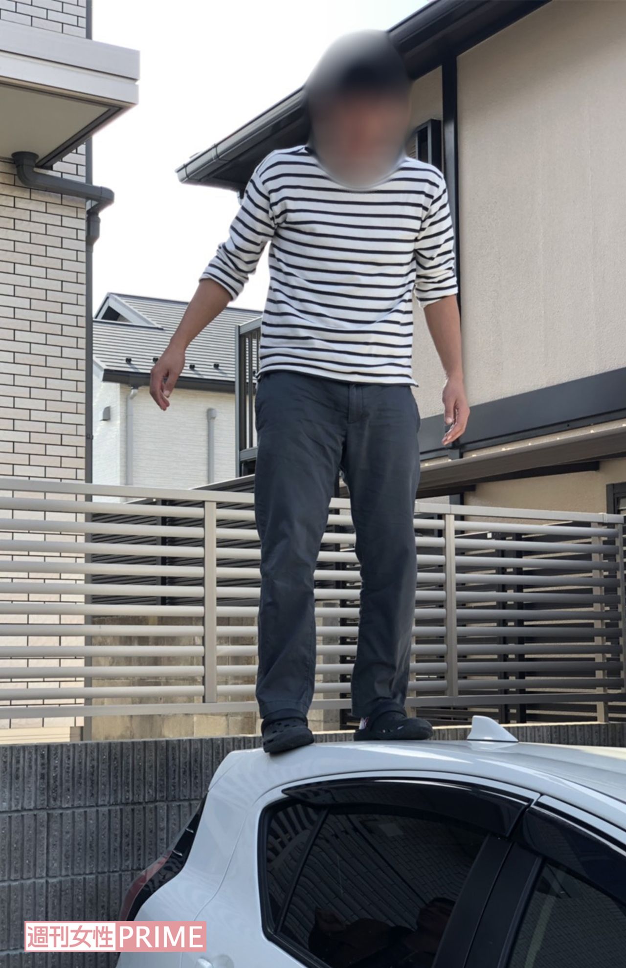 Ｘ教員の車に乗る加害教員。児童にも人気があった教員だというが……