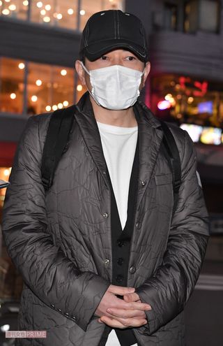 '20年、ユーチューバーデビューについて直撃取材を受ける宮迫博之