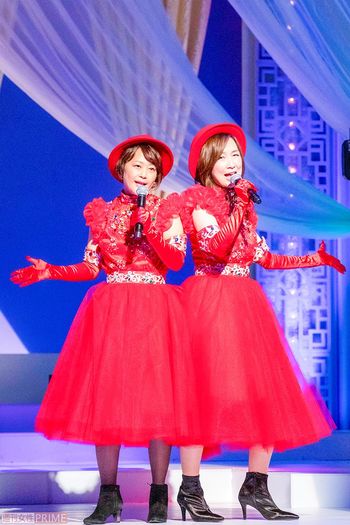 川野良子フジテレビアナが、森口博子とともに完璧なWinkを!　撮影／矢島泰輔