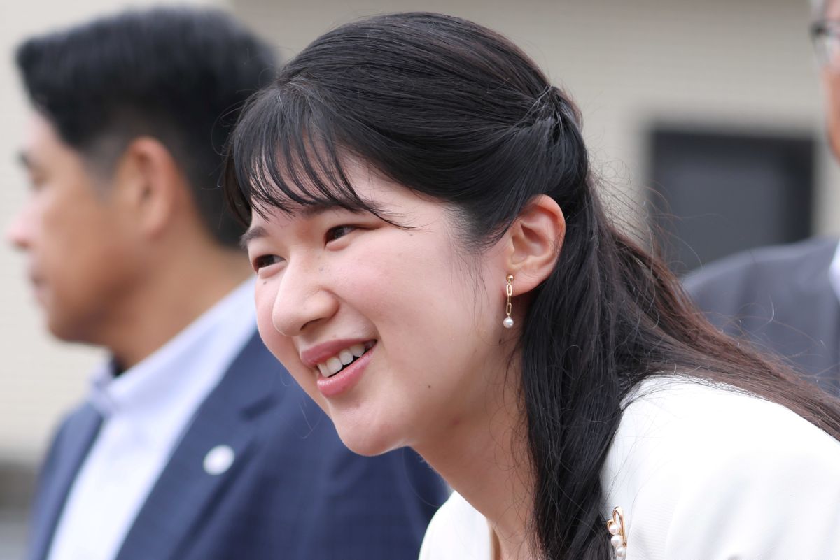 見送りに来た園児と交流された愛子さま