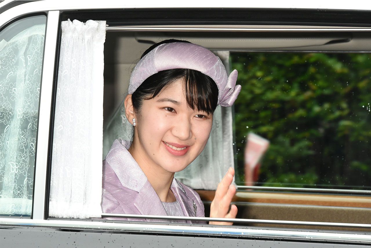 9月11日、紀子さまの60歳の誕生日のお祝いの挨拶のため赤坂御所を訪れた愛子さま
