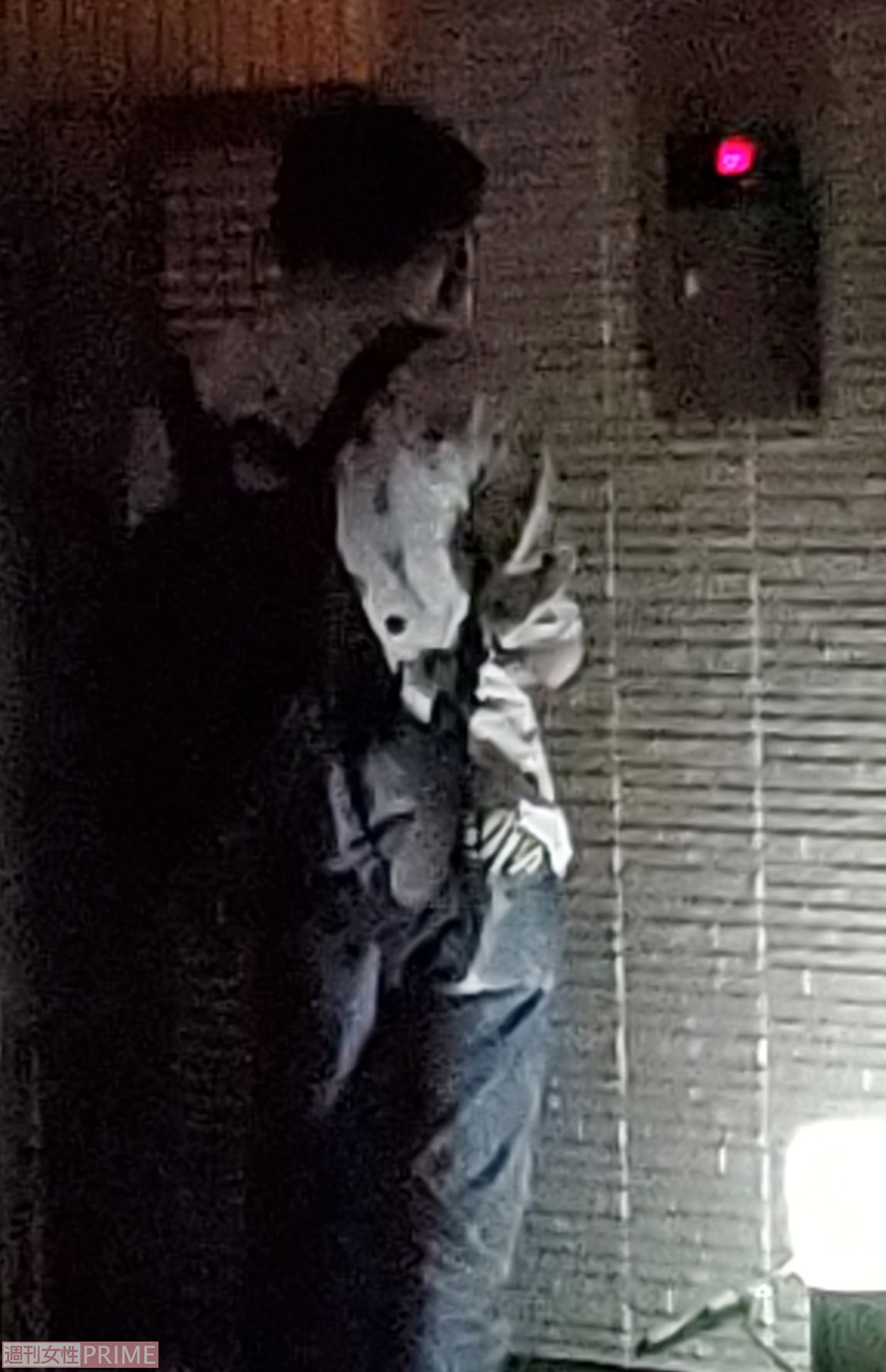 小堀は次の女性が住むアパートへ……