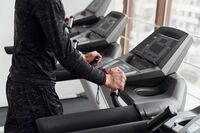 【知って楽しい雑学】ランニングマシンと屋外のランニングの効果に違いは？　専門家が屋外を推奨する理由