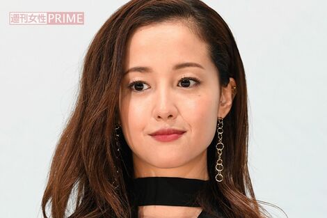 沢尻エリカの衝撃ビジュ変にSNS騒然「誰かわからなかった」二度見必至の“黒髪ボブ”に「やっぱこっち」の声も《2026年9月Choice》