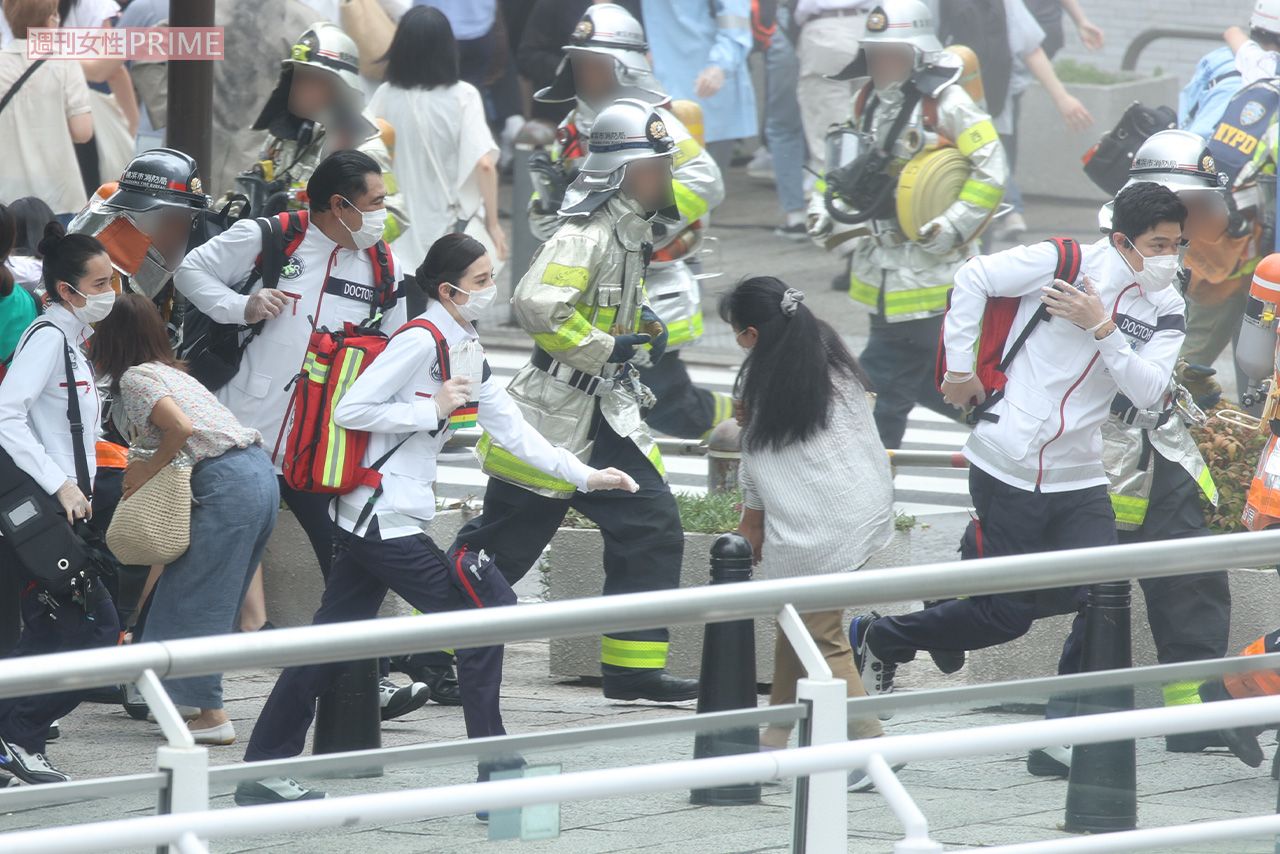 緊迫したシーンの撮影をする映画『TOKYO MER』出演者ら