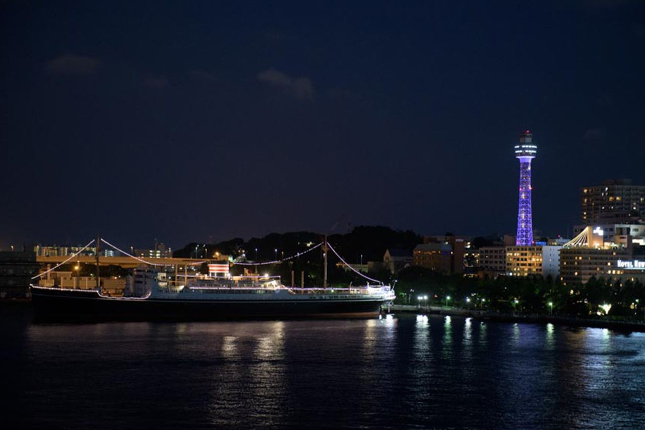 スーパースター ヴァーゴと横浜の夜景　撮影／渡邉智裕