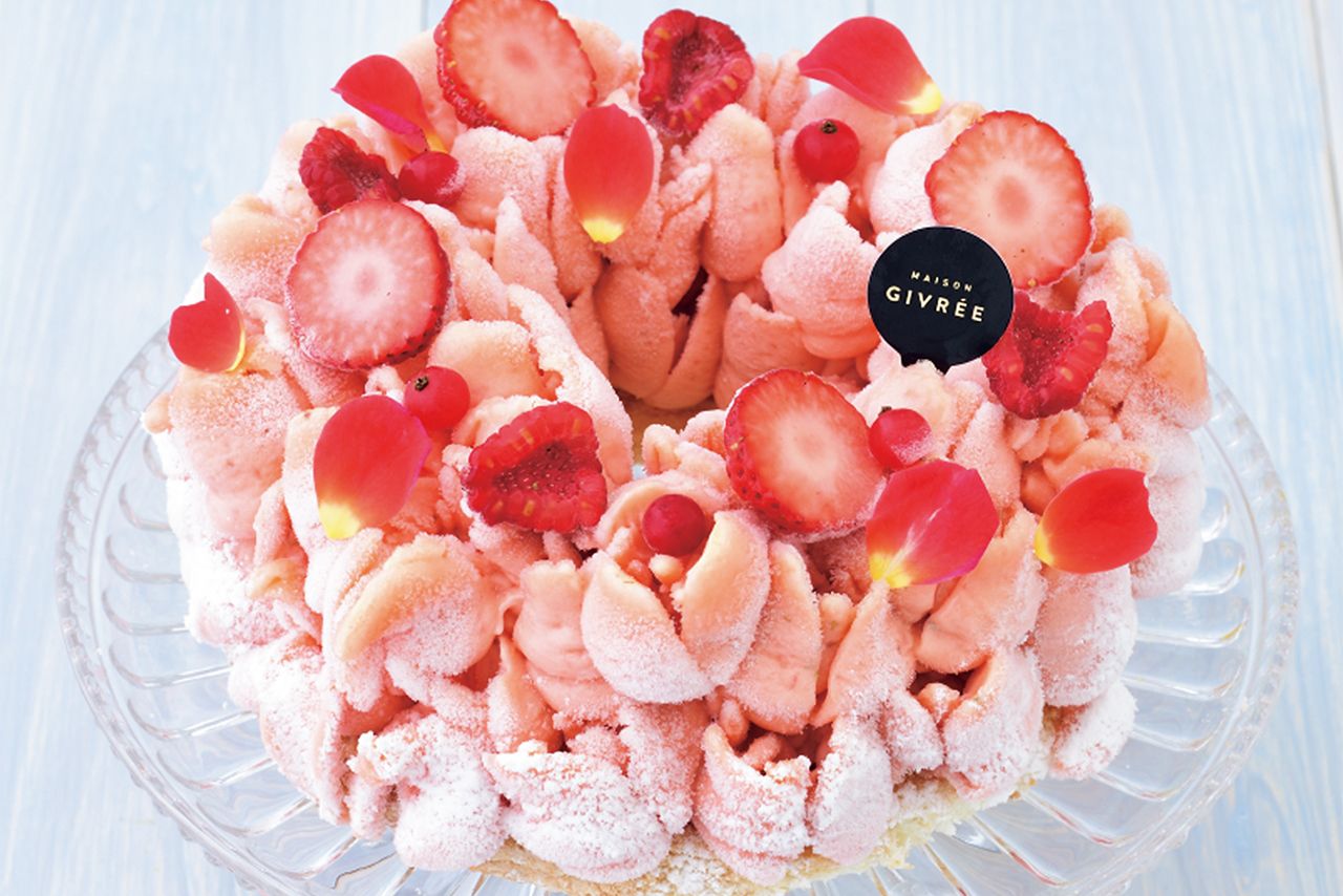 ひんやりとした口当たりで、最後まで重くならないのもアイスケーキの魅力。5号（円型）5184円