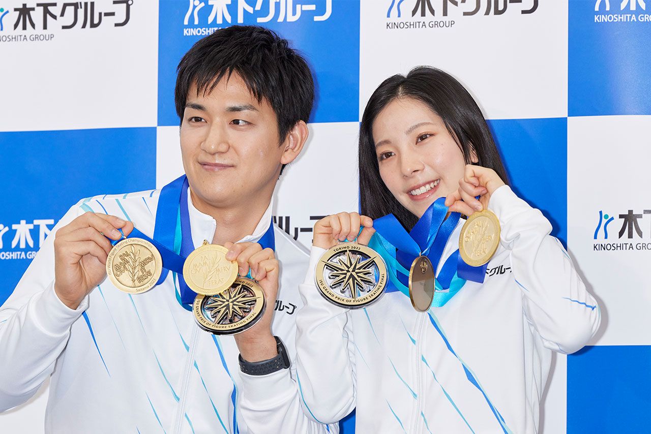 りくりゅうこと三浦璃来（右）と木原龍一（2023年）