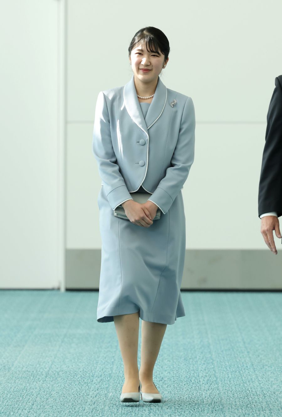 17日、ラオスへ向け出発された愛子さま