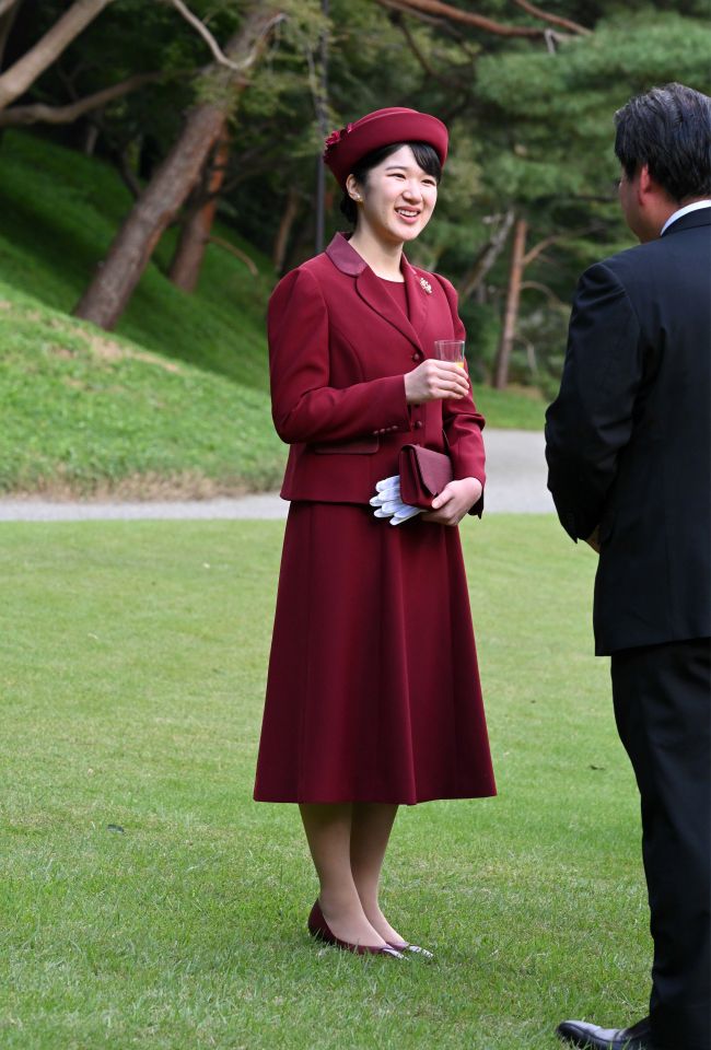 招待者との懇談の中では手話で会話される場面も。手話は初めてだそうで「これからも手話を覚えていきたいです」とお話しになった