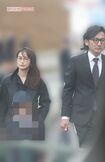 2018年4月、長女の入学式に出席した長谷川京子と新藤晴一