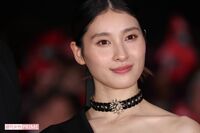 土屋太鳳「ファンだったら発狂もの」イタリアの次はパリで夫・片寄涼太と共演も“ハグ動画”流出に嘆きの声