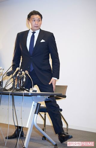 弁護士事務所で行われた引退会見では、最後まで厳しい表情を見せていた元貴乃花親方
