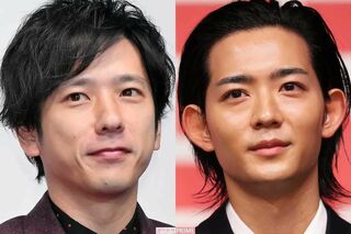 左から二宮和也、竜星涼