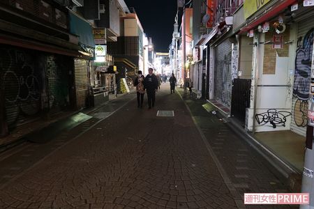 にぎやかな竹下通りも午後10時には閑散として