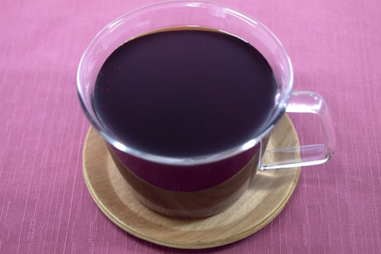 ザクロジュースは飲みやすいが、砂糖が多いものがあるので注意