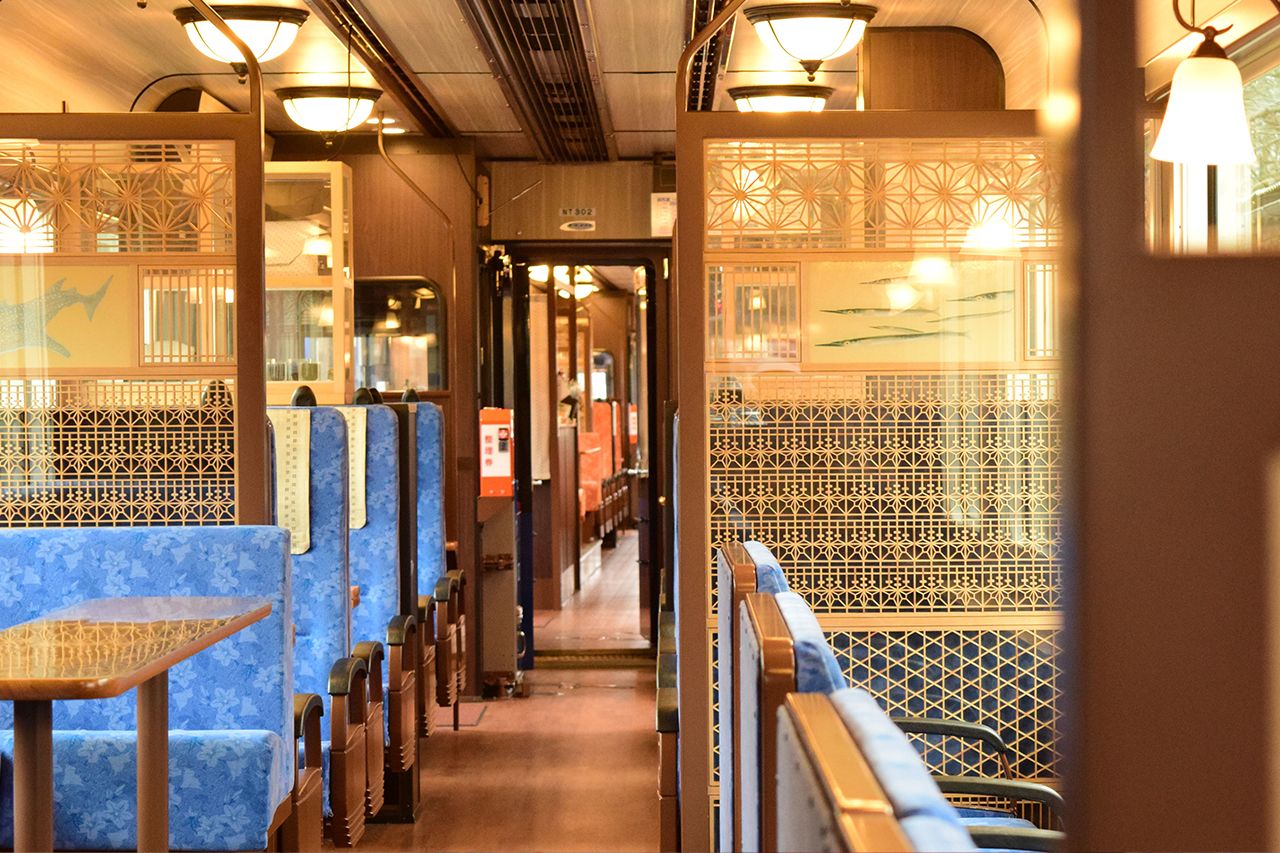 のと里山里海号（写真提供：のと鉄道）