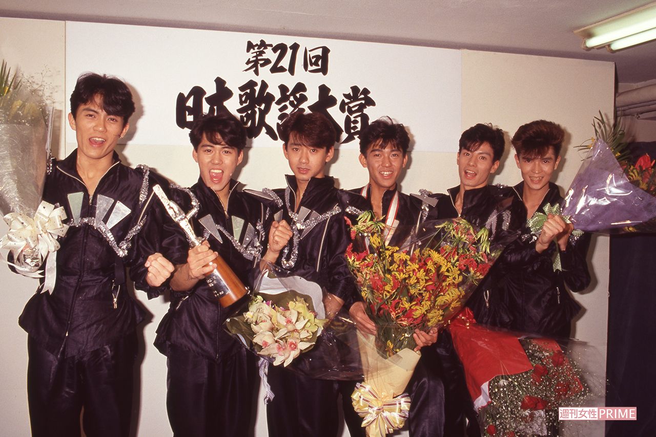 第21回『輝け！日本歌謡大賞』で新人賞を受賞した忍者（'90年撮影）写真／週刊女性写真班