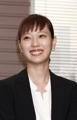 笑ったときに歯茎の大部分が見えることをガミースマイルと呼ぶ