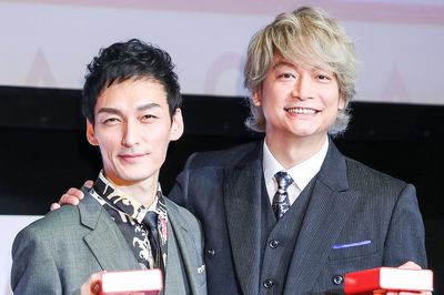 香取慎吾＆草なぎ剛が明かす、“仲良し兄弟”の原点は寿司屋のカウンター