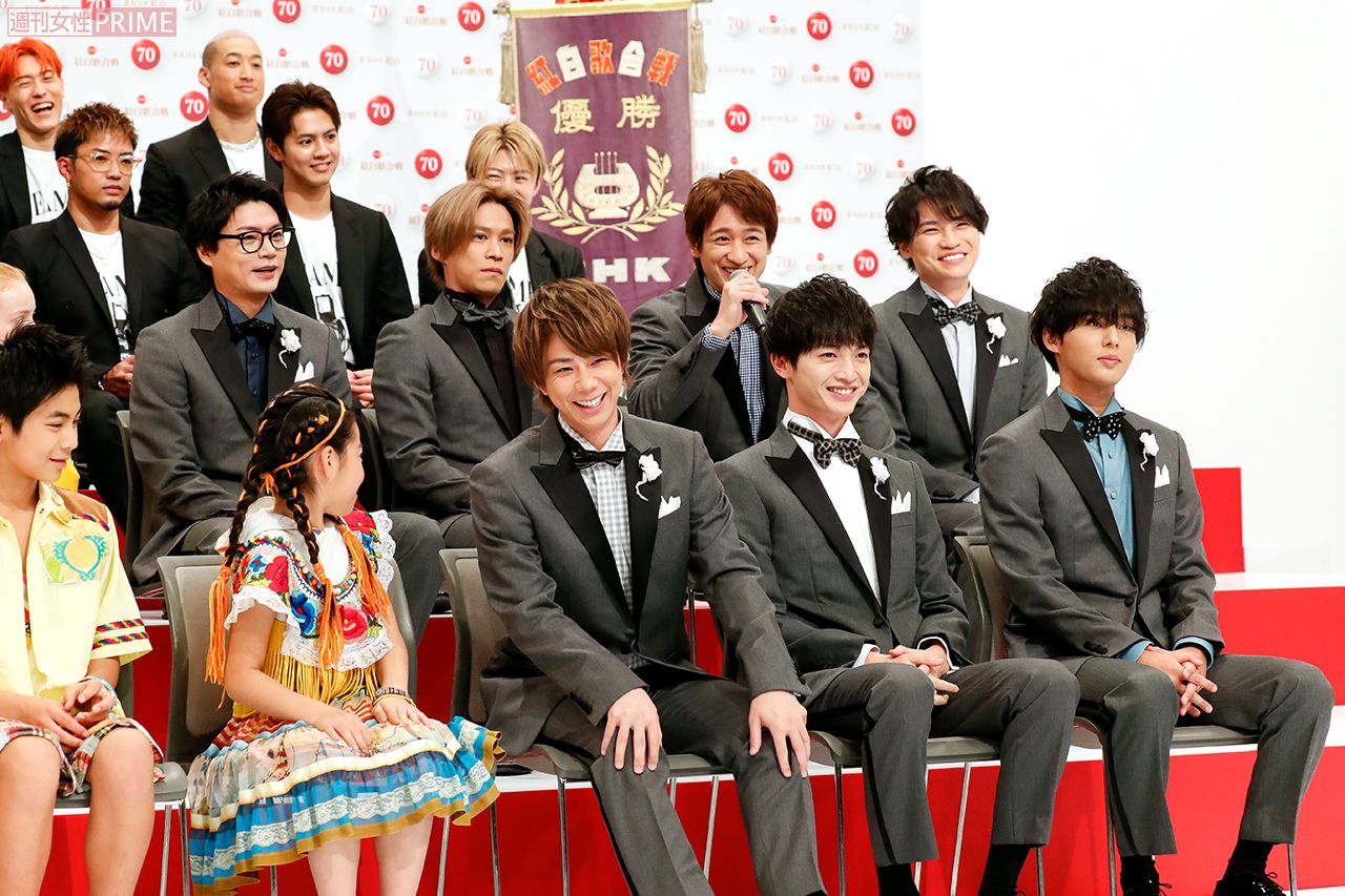 Kis-My-Ft2　ラグビー熱になぞらえ記者から「グループの中のリーチ マイケルさんは誰？」と無茶ぶりされると、宮田俊哉が「僕だと思います！　共通点があって、同い年なんです。……しょうもない回答しかできなくてすみません（笑）」 撮影／伊藤和幸