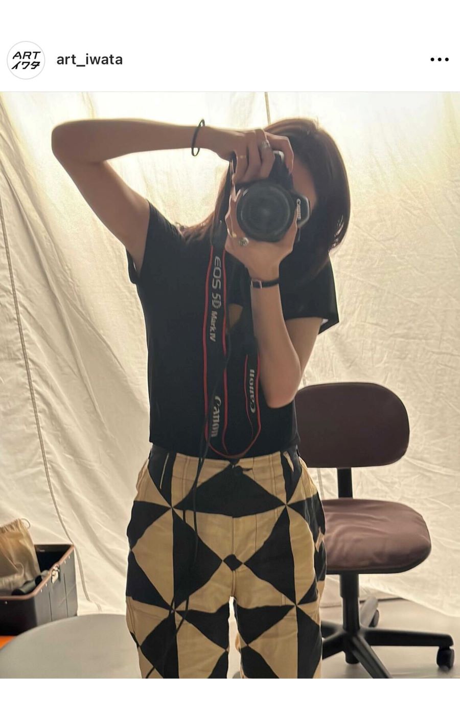 カメラマンを担当した二階堂ふみ（ARTイワタのインスタグラムより）