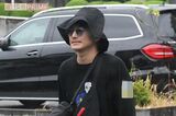 瑛太が美脚あらわの超短パン姿で運動会に参加、木村カエラは不機嫌顔に