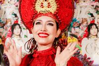 日清食品『どん兵衛』CM出演で「密入国者」事実無根の誹謗中傷受けたアンミカ、高まる吉岡里帆“どんぎつね…