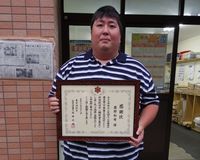 26歳新聞奨学生｢危険信号｣感じ、孤独死寸前のお年寄り救う
