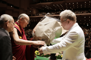 ダライ・ラマとも親交がある