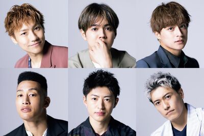 左上から順にHayato Komori/小森隼（28）、Ryota Katayose/片寄涼太（28）、Alan Shirahama/白濱亜嵐（29）、Mandy Sekiguchi/関口メンディー（32）、Reo Sano/佐野玲於（27）、Yuta Nakatsuka/中務裕太（30）