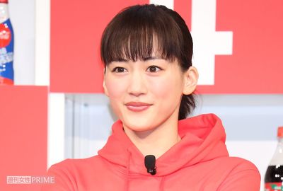 綾瀬はるか、土下座シーン撮影中の仰天行動に「うそでしょ！？」 とツッコミの嵐