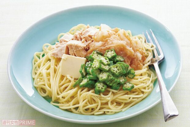 オクラとツナのなめたけおろしパスタ（撮影／廣瀬靖士）