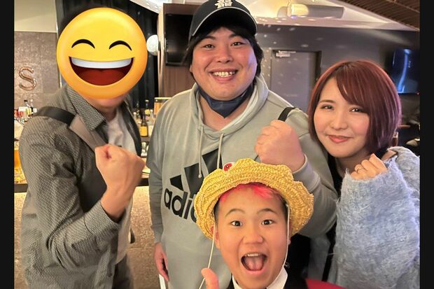 ”親友”へずまりゅうとその妻と記念撮影（本人のTwitterより）..jfif