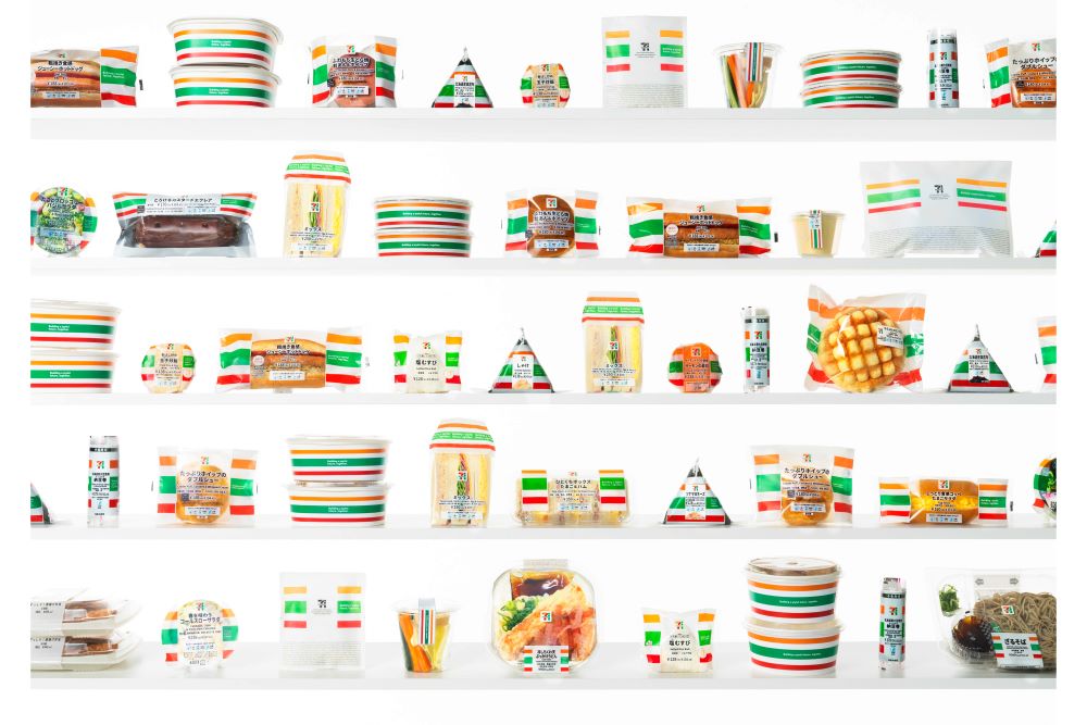 関西・大阪万博会場内にオープンするセブン-イレブン店舗では限定パッケージが採用されている（公式ホームページより）