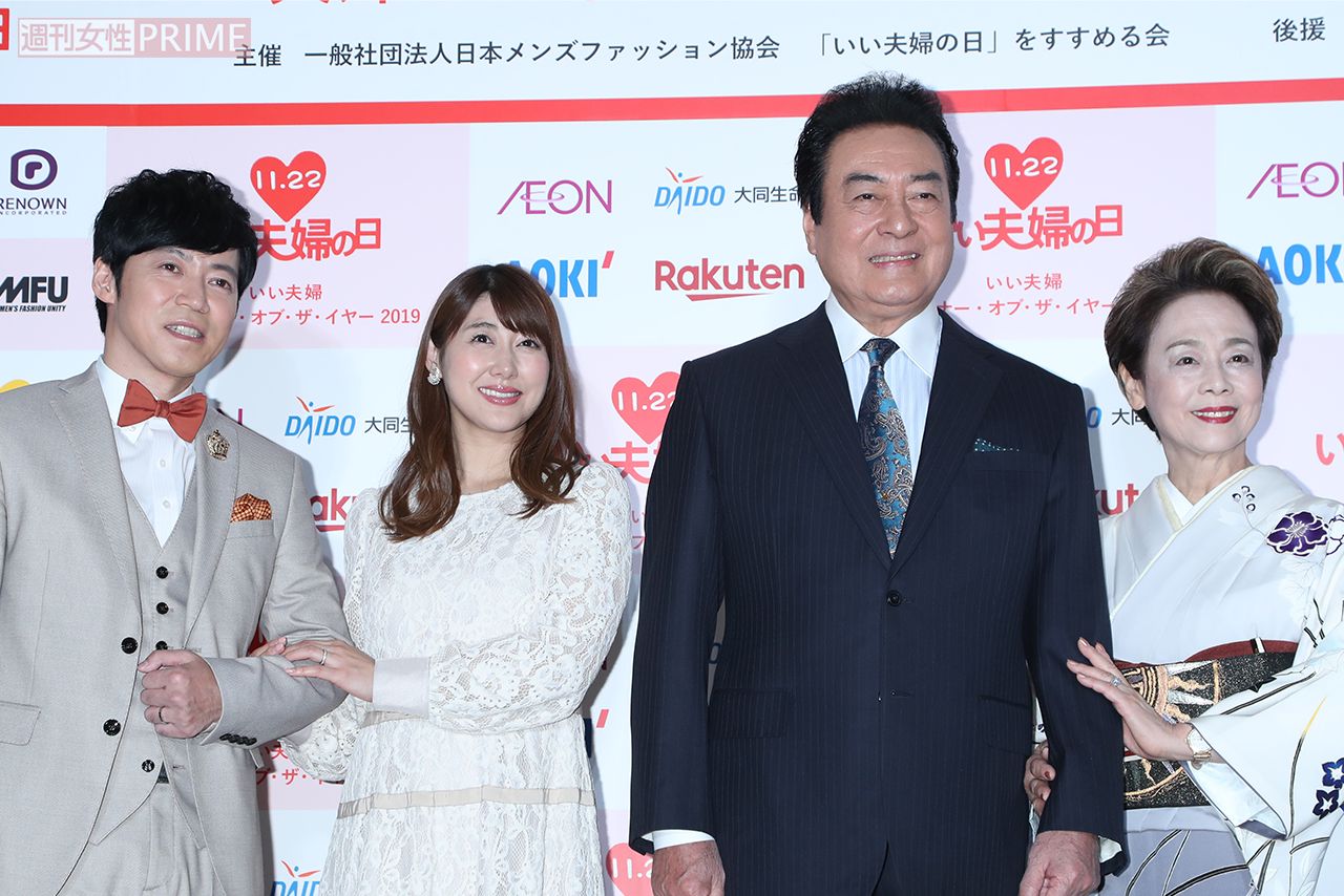 '19年の「パートナー・オブ・ザ・イヤー」に選出された（左から）東貴博・安めぐみ夫妻、高橋英樹・美恵子さん夫妻