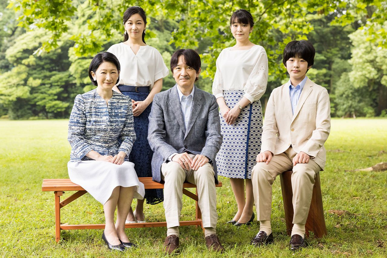 眞子さんの結婚前、秋篠宮ご一家の全員で撮られた最後の写真（'21年7月）