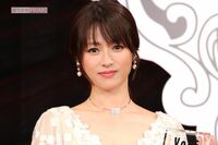 深田恭子「呂律が回っていない」“ビジュ変”に不安視の一方で、《あんなにべったりだったのに…》気になる…