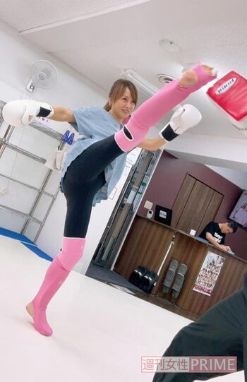 健康のためにK―1ジムで朝活。ここまで脚の上がる53歳はなかなかいない!?