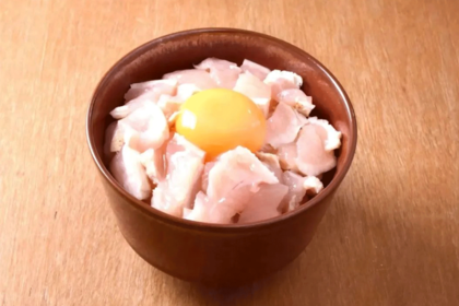 サイドメニューのチャーシュー丼も生状態（ラーメン店のインスタより）