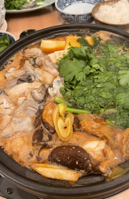 元気になろうと奮発して作った広島産牡蠣の土手鍋