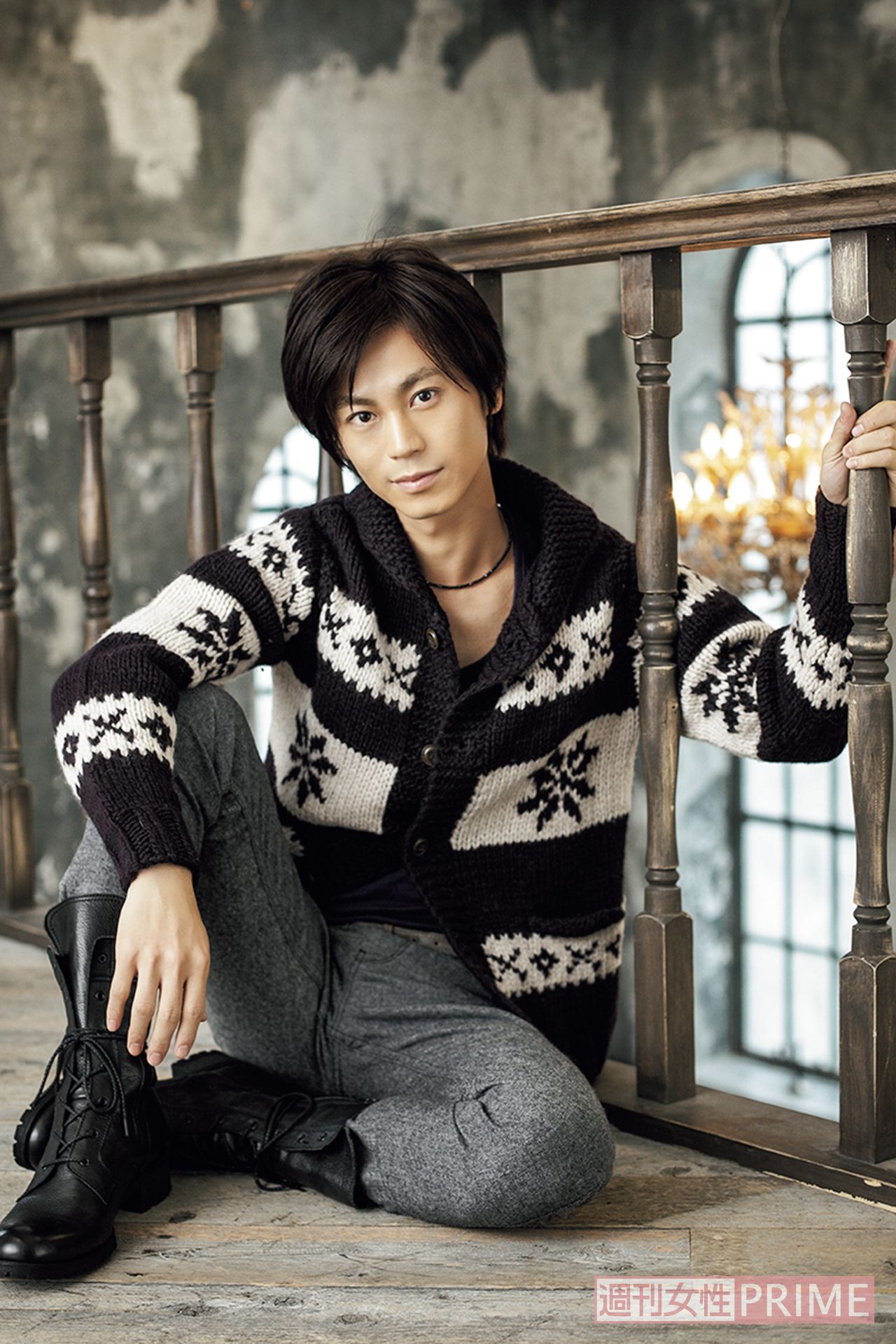 '10年10月。アルバム『演歌名曲コレクション13～虹色のバイヨン～』をリリース。「最近、習字を始めました。これまで自己流だったんですけど、もっときれいに書けるようになりたいと思って」　撮影／廣瀬靖士、本誌写真班