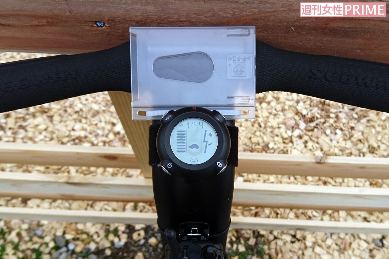 最高時速20キロだが、SBでは初心者設定（カメマーク）の12キロに。当然、アクセルやブレーキはなく身体の重心傾倒で動く